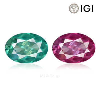 Natural Alexandrite Oval 0.69 ct / size 6.1x4.3x3 MM 